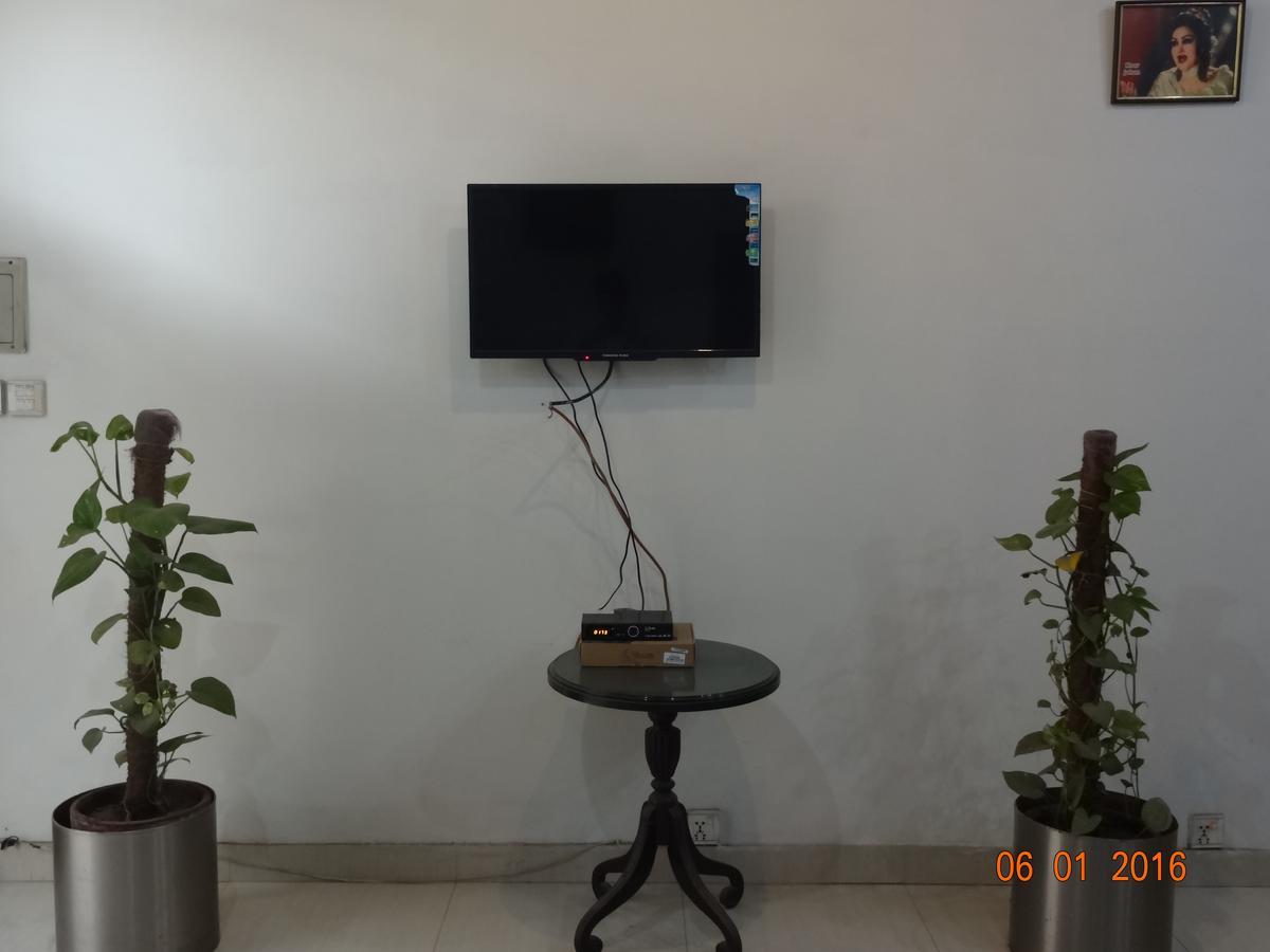 Premier Inn Davis Road Lahore Eksteriør billede