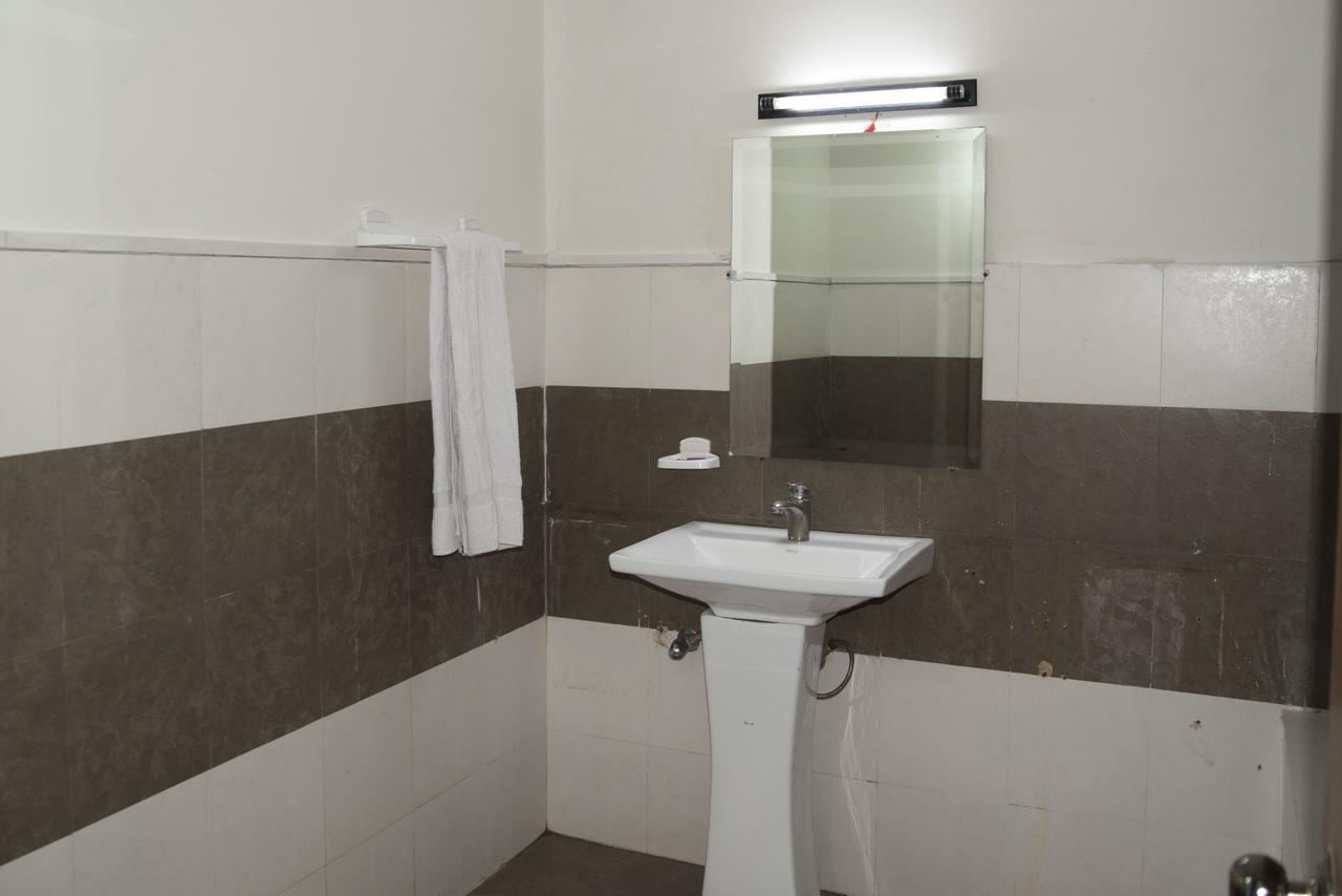 Premier Inn Davis Road Lahore Eksteriør billede