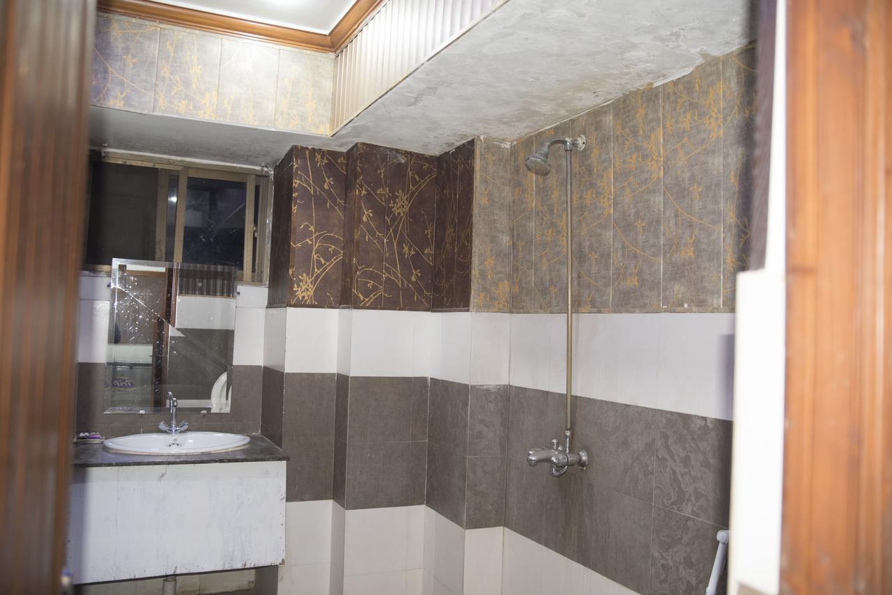 Premier Inn Davis Road Lahore Eksteriør billede