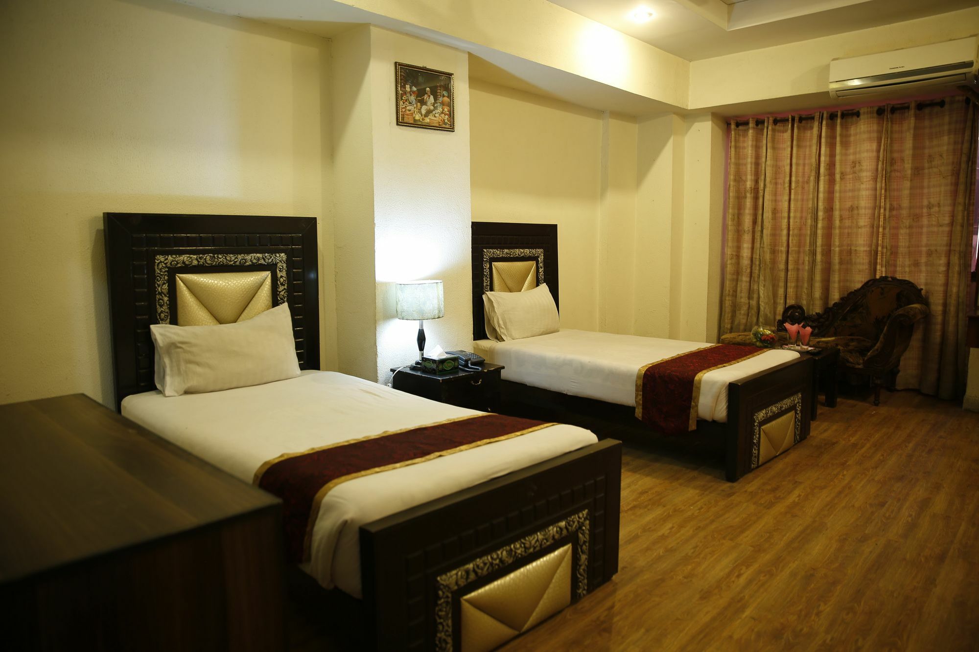 Premier Inn Davis Road Lahore Eksteriør billede